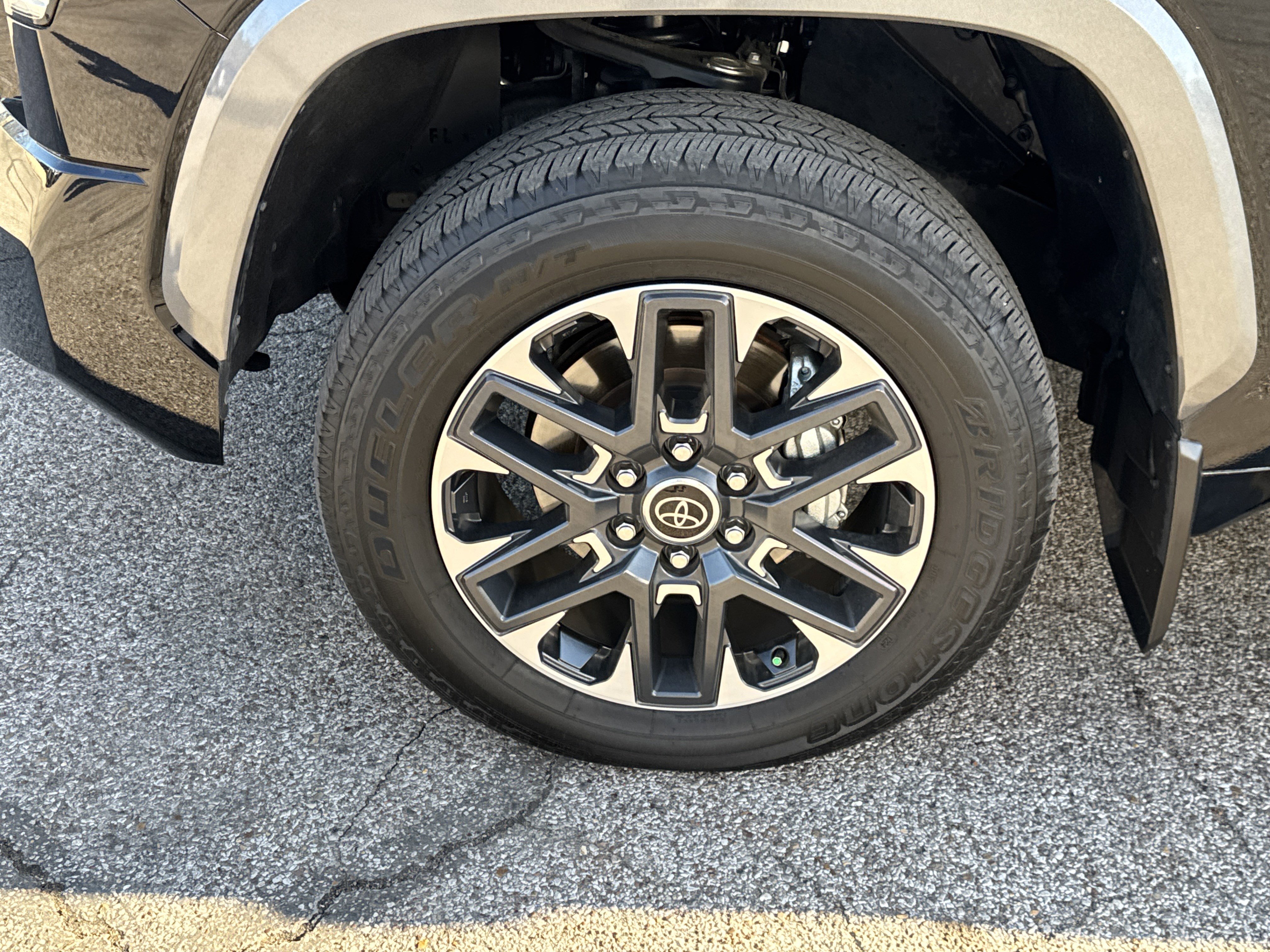 Used 2024 Toyota Tundra Limited image 10