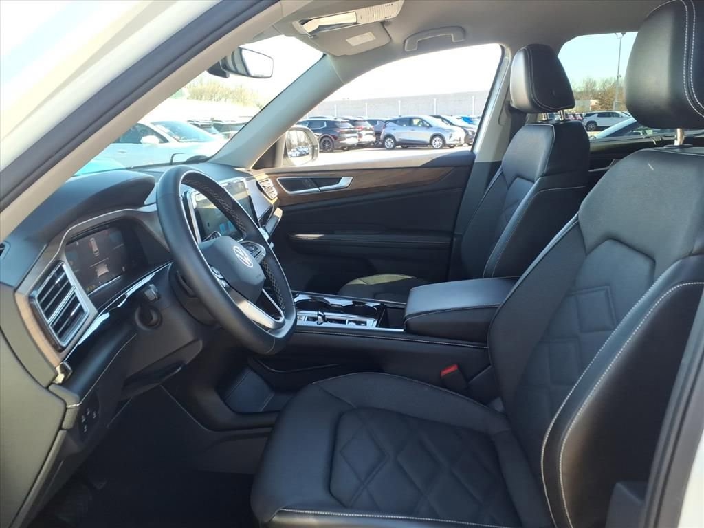 Used 2024 Volkswagen Atlas SE image 11