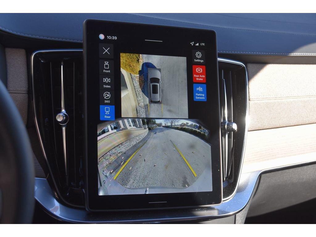 Certified 2026 Volvo XC90 B5 Plus image 24