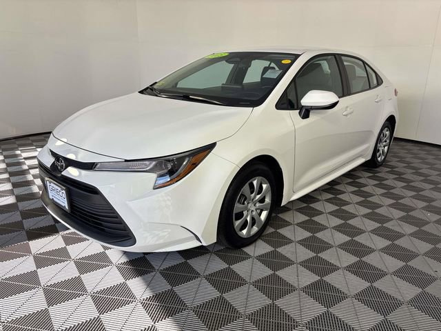 Used 2025 Toyota Corolla LE image 4