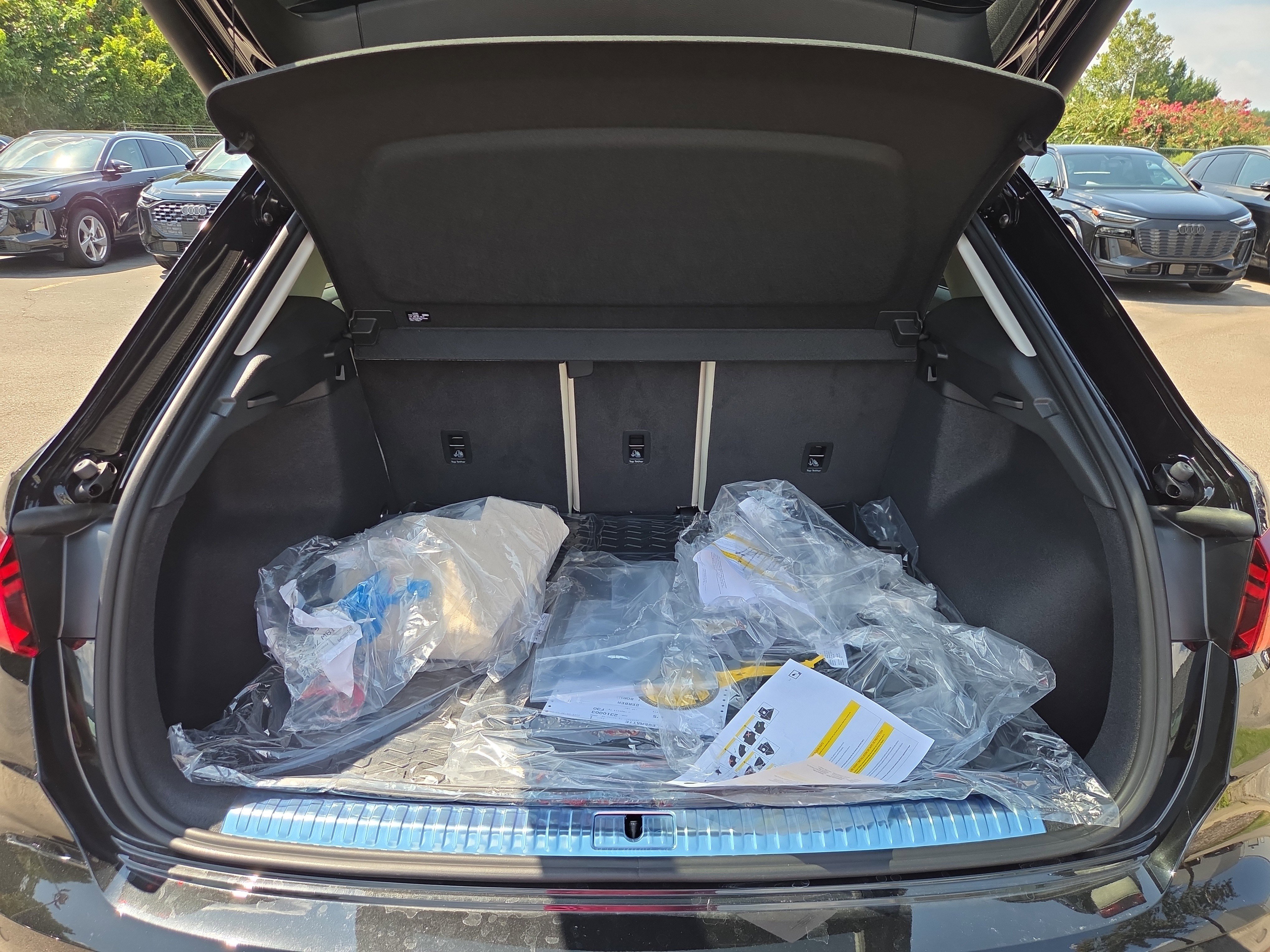 New 2025 Audi Q3 2.0T Premium image 9