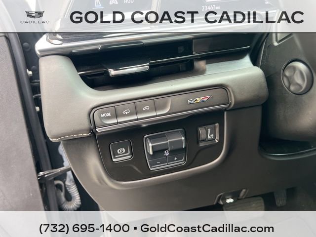 Certified 2024 Cadillac Escalade V w/ LPO, ONYX Package AWD/4WD image 25