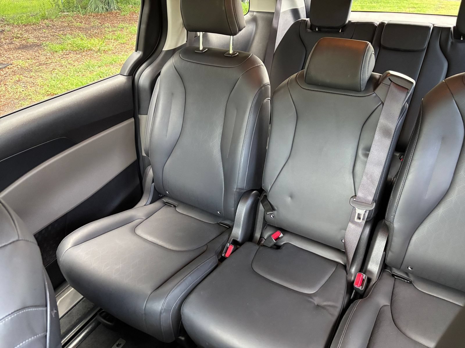Used 2026 Kia Carnival FWD image 42