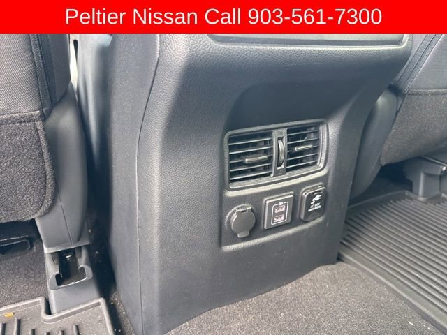 Used 2024 Nissan Titan SV w/ SV Convenience Package image 22