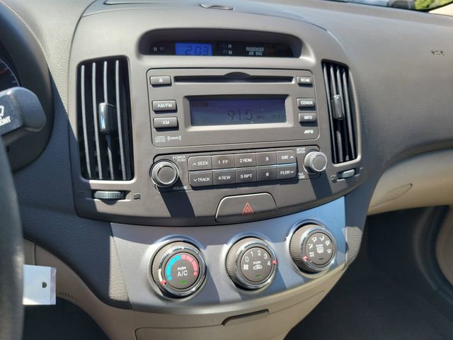 Used 2010 Hyundai Elantra GLS FWD image 17