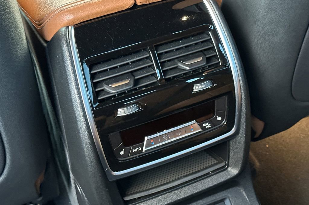 Used 2021 BMW X7 xDrive40i w/ M Sport Package image 13