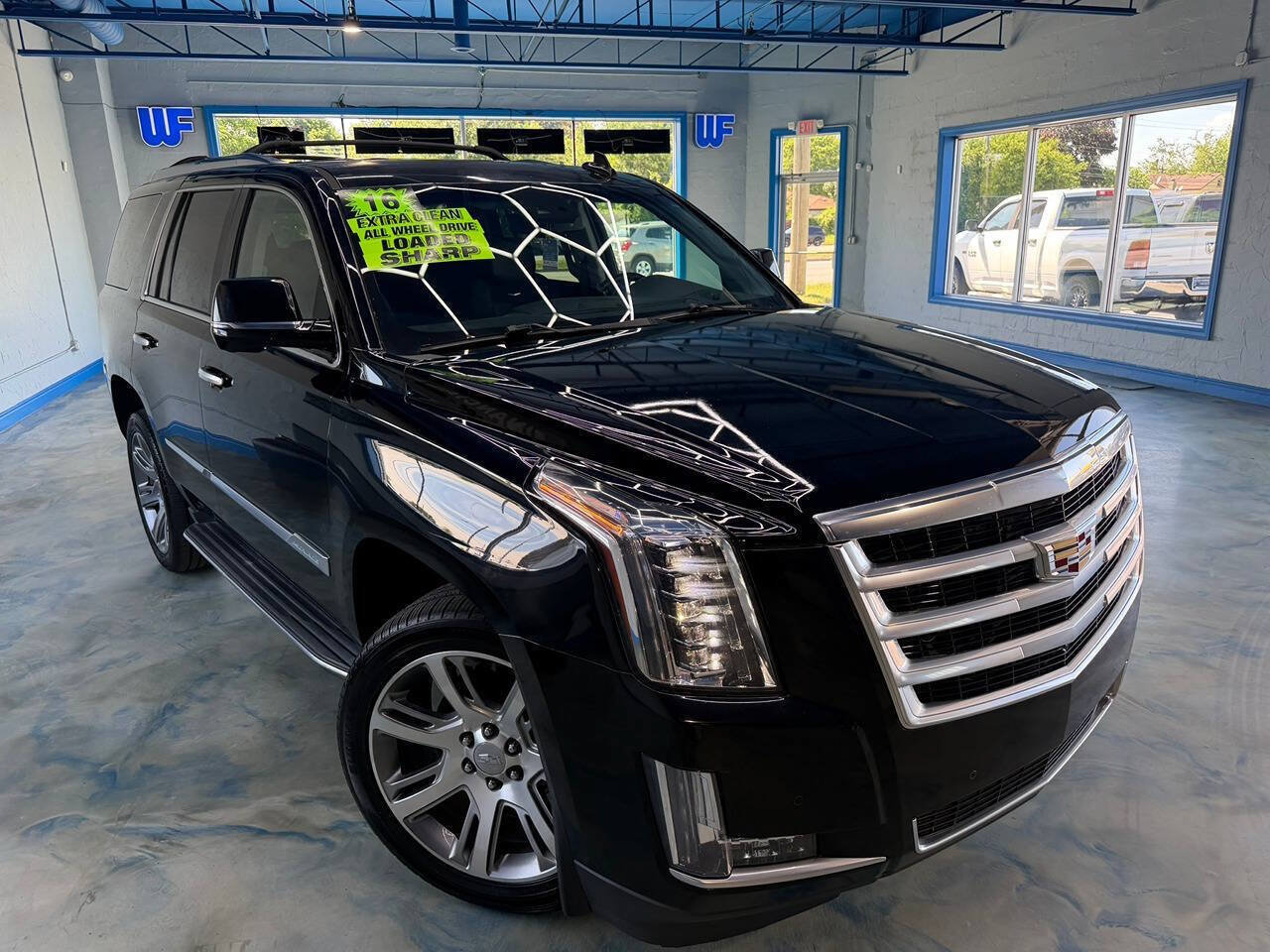 Used 2016 Cadillac Escalade Luxury AWD/4WD image 7