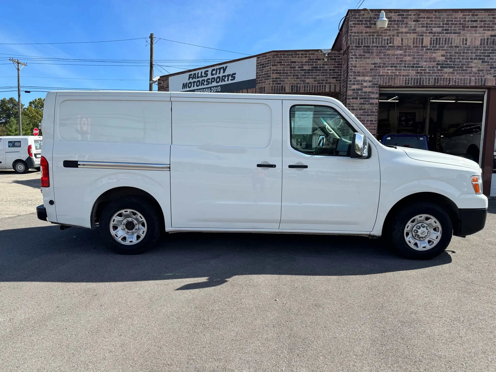 Used 2019 Nissan NV 2500 SV image 17