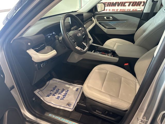 Used 2025 Ford Explorer Platinum w/ Ultimate Package AWD/4WD image 7