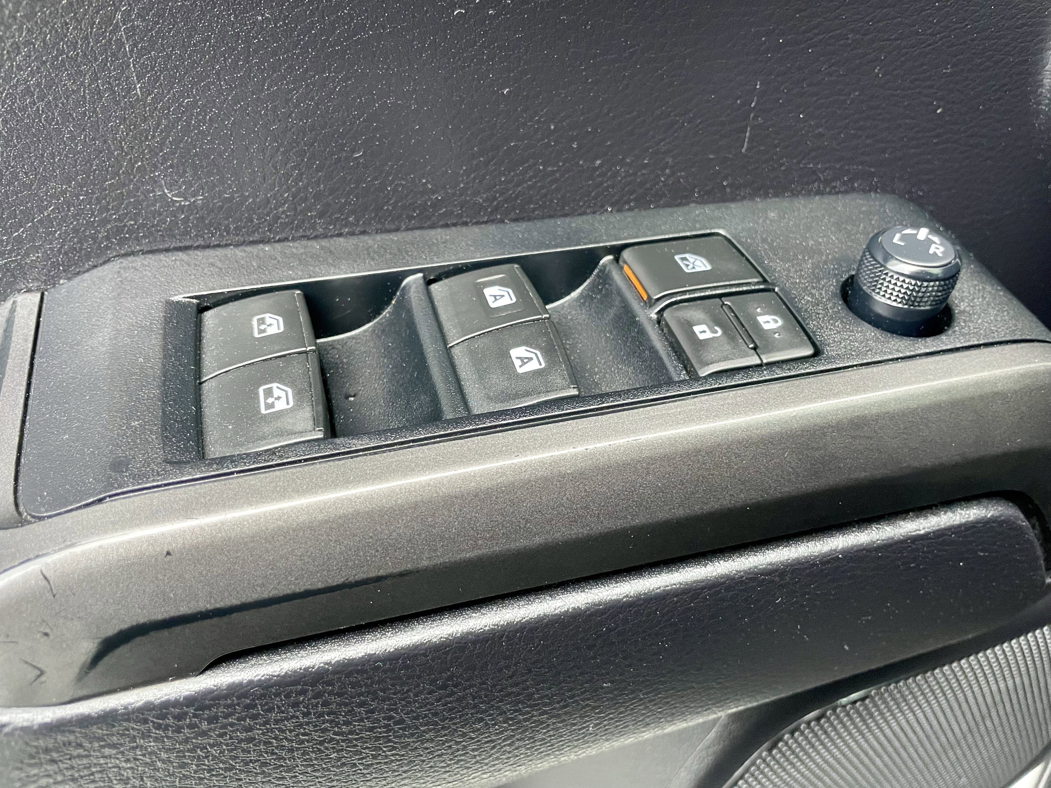 Used 2020 Toyota Tacoma TRD Off-Road image 11