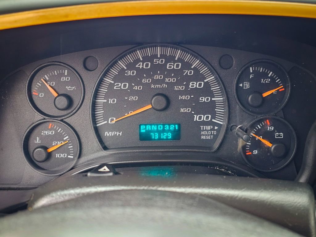 Used 2006 Chevrolet Express 3500 Extended w/ Power and Light Package image 17