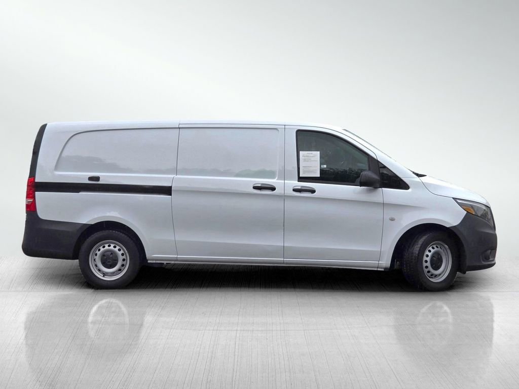 Used 2023 Mercedes-Benz Metris image 4