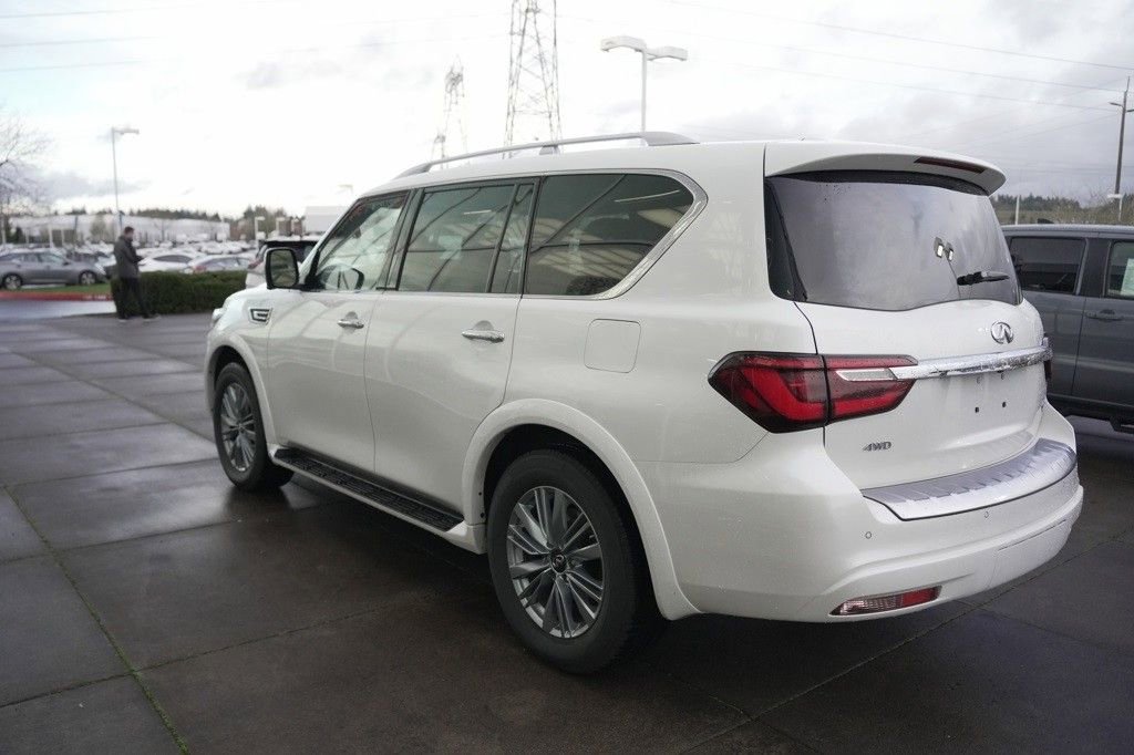Used 2024 INFINITI QX80 Luxe image 7