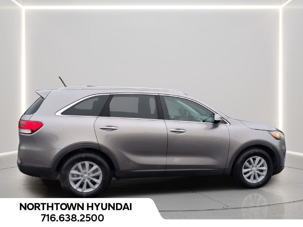 Used 2018 Kia Sorento FWD V6 image 7