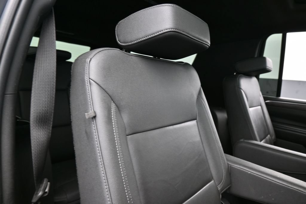 Used 2022 Chevrolet Suburban Z71 w/ Luxury Package AWD/4WD image 48