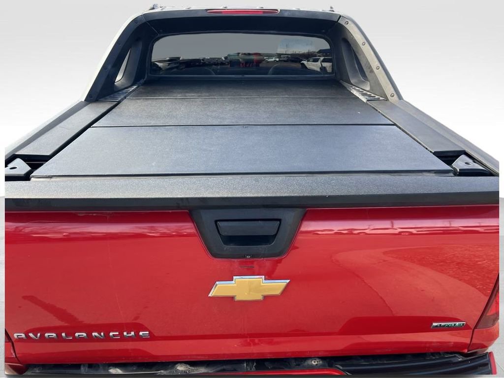 Used 2011 Chevrolet Avalanche LTZ image 22