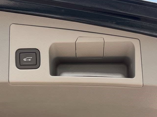 New 2026 Cadillac XT5 Premium Luxury w/ Driver Assist Package FWD image 28