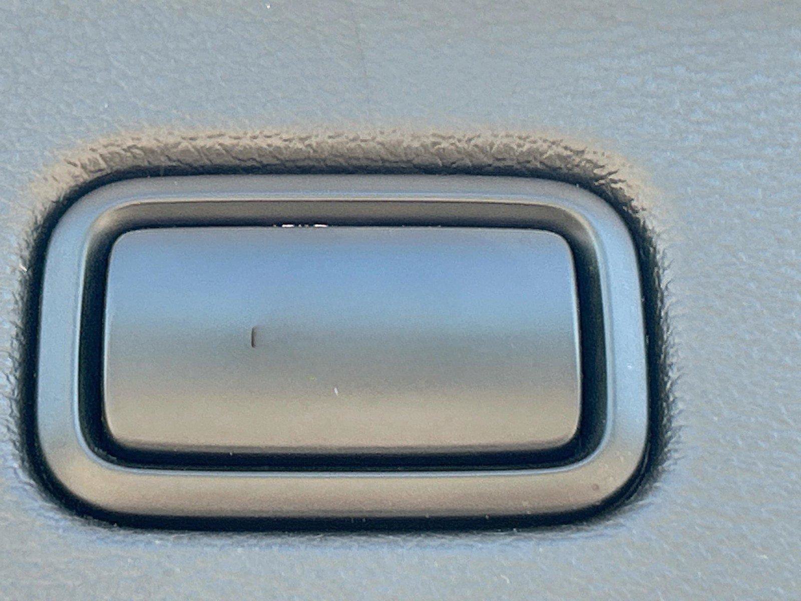 Used 2020 Kia Telluride SX FWD image 16