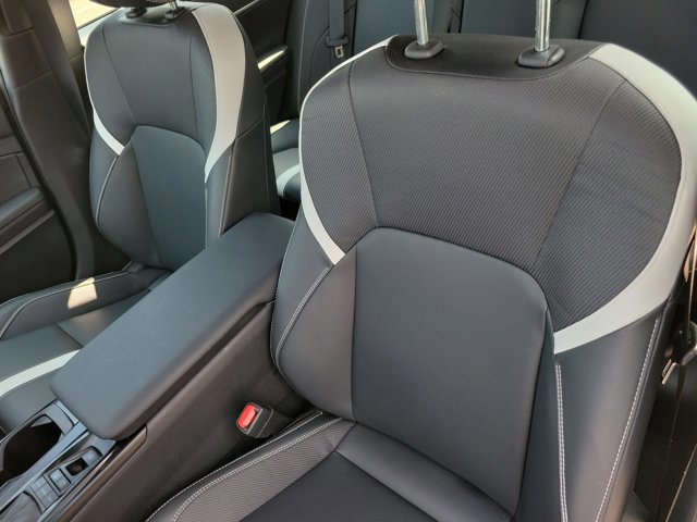 Used 2025 Toyota Camry SE image 7