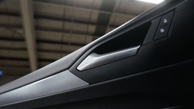 Certified 2023 Volkswagen Jetta SE image 28