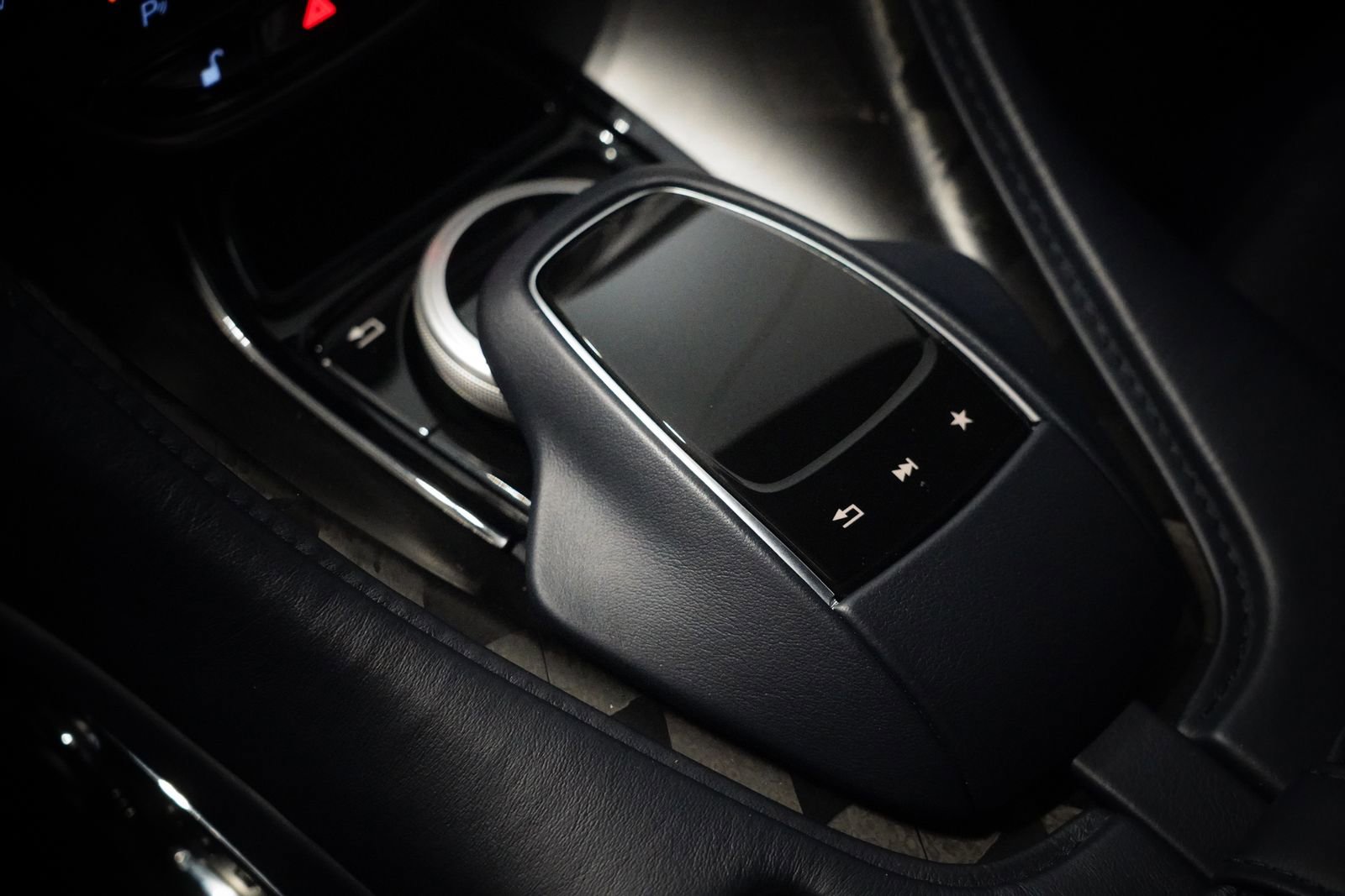 Used 2021 Aston Martin DBS Superleggera RWD image 28