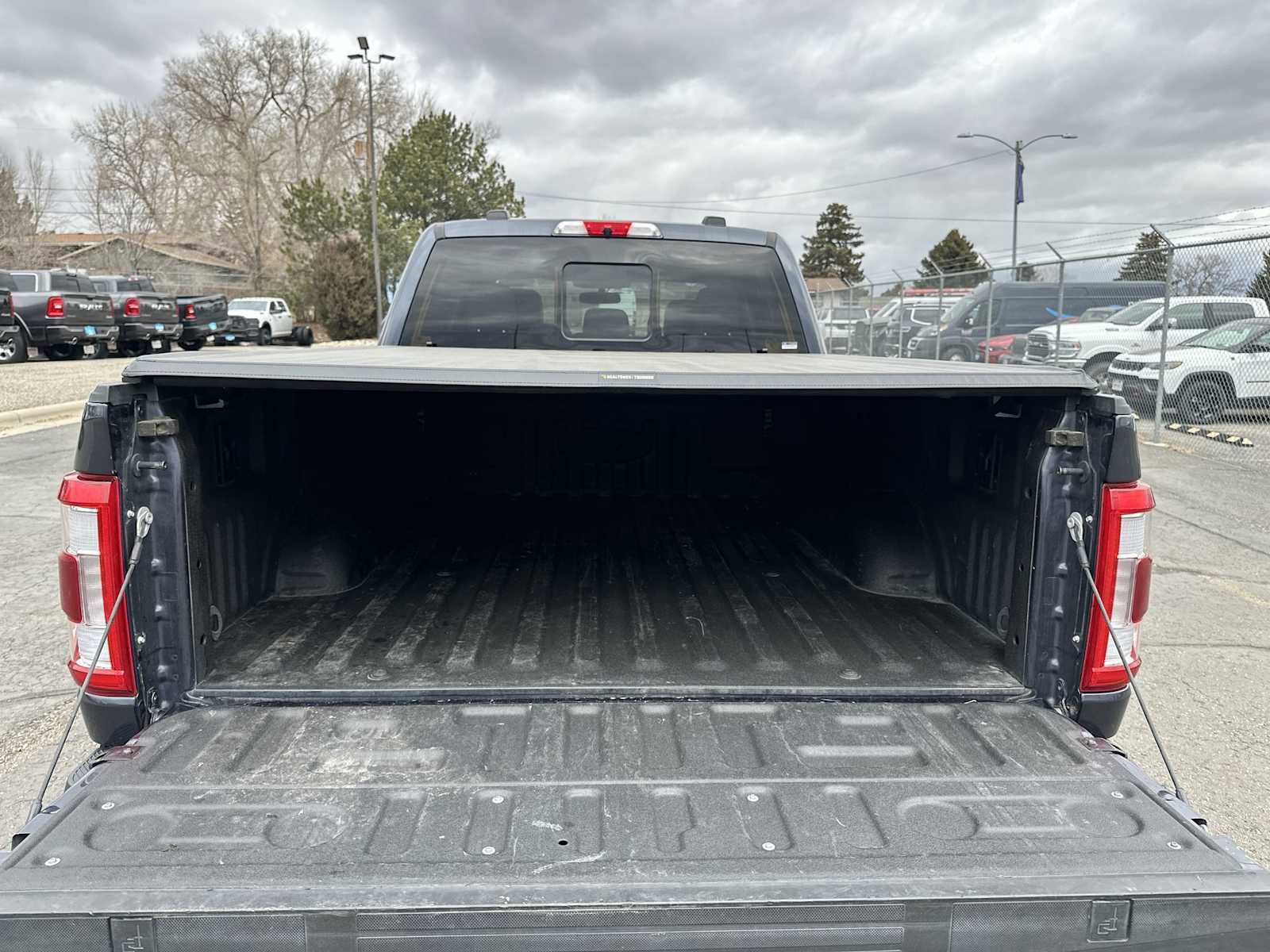 Used 2022 Ford F150 Lariat w/ Trailer Tow Package image 18