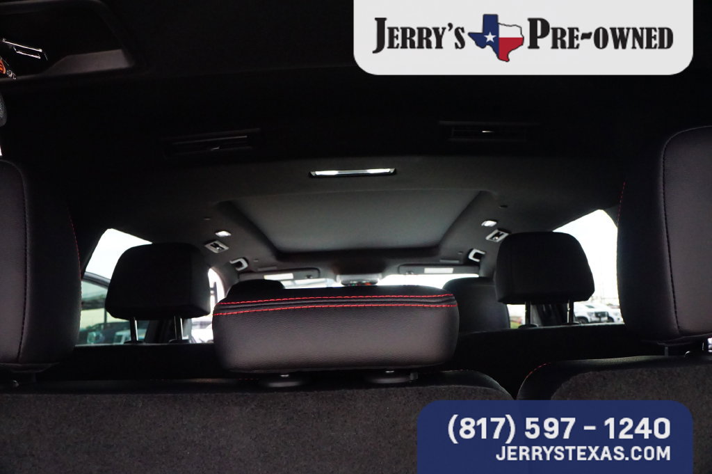 Used 2026 Chevrolet Traverse RS FWD image 23
