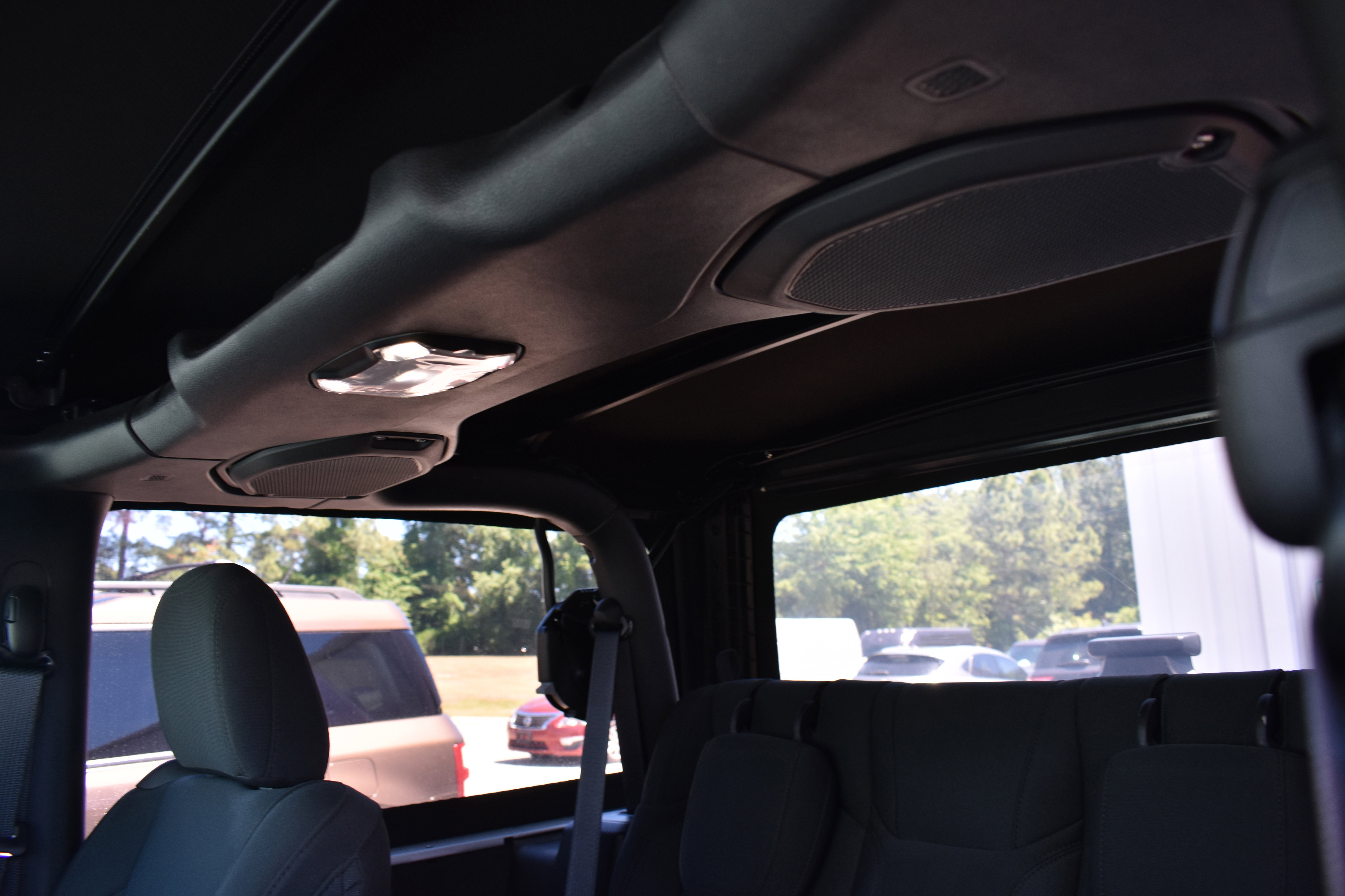 Used 2023 Jeep Wrangler Sport AWD/4WD image 30