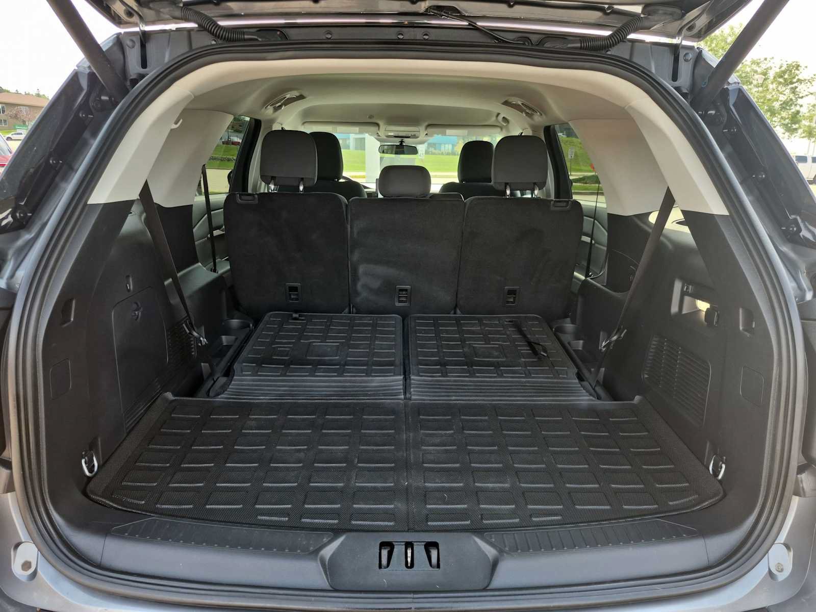 Used 2025 Ford Explorer Active AWD/4WD image 31