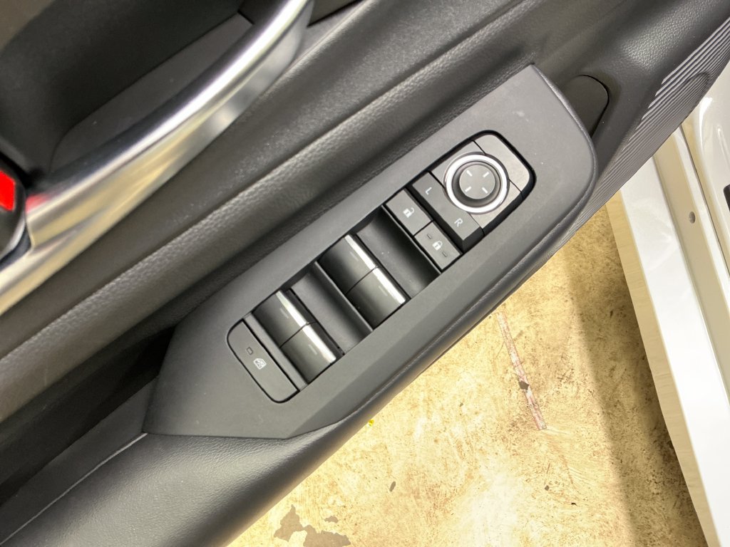 Certified 2024 Toyota Prius Prime Premium FWD image 15