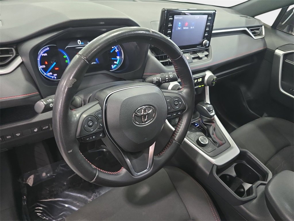 Used 2021 Toyota RAV4 SE image 16