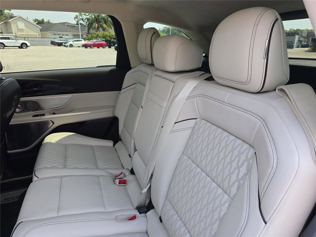 Certified 2024 Lincoln Nautilus Black Label AWD/4WD image 11