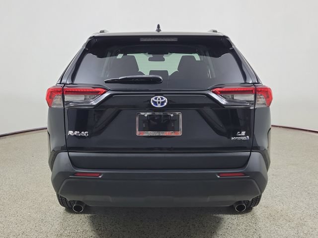 Used 2022 Toyota RAV4 LE AWD/4WD image 6