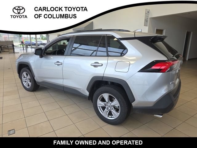 Used 2025 Toyota RAV4 XLE AWD/4WD image 9