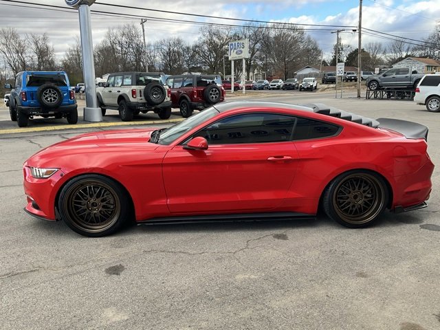 Used 2015 Ford Mustang Coupe image 2