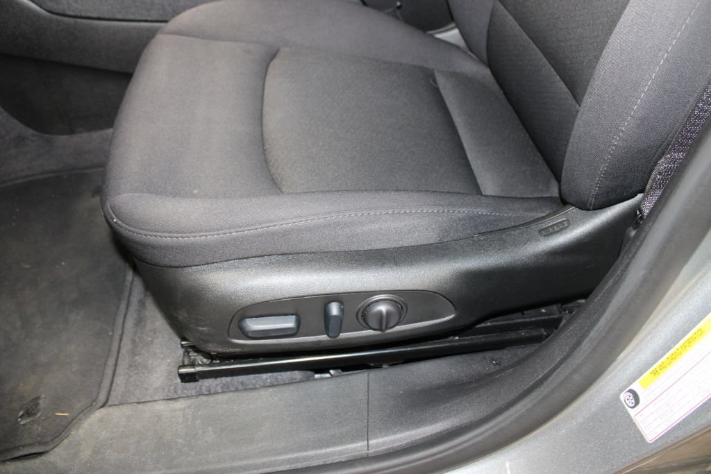 Used 2025 Chevrolet Malibu LT FWD image 13