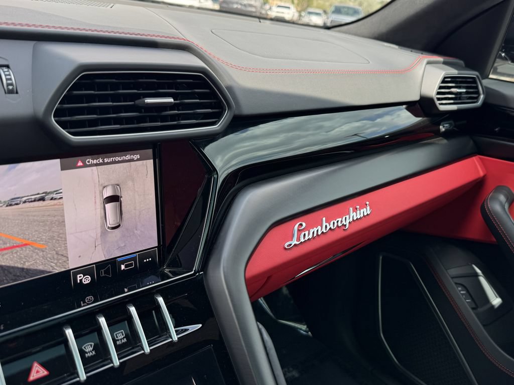 Used 2022 Lamborghini Urus AWD/4WD image 34