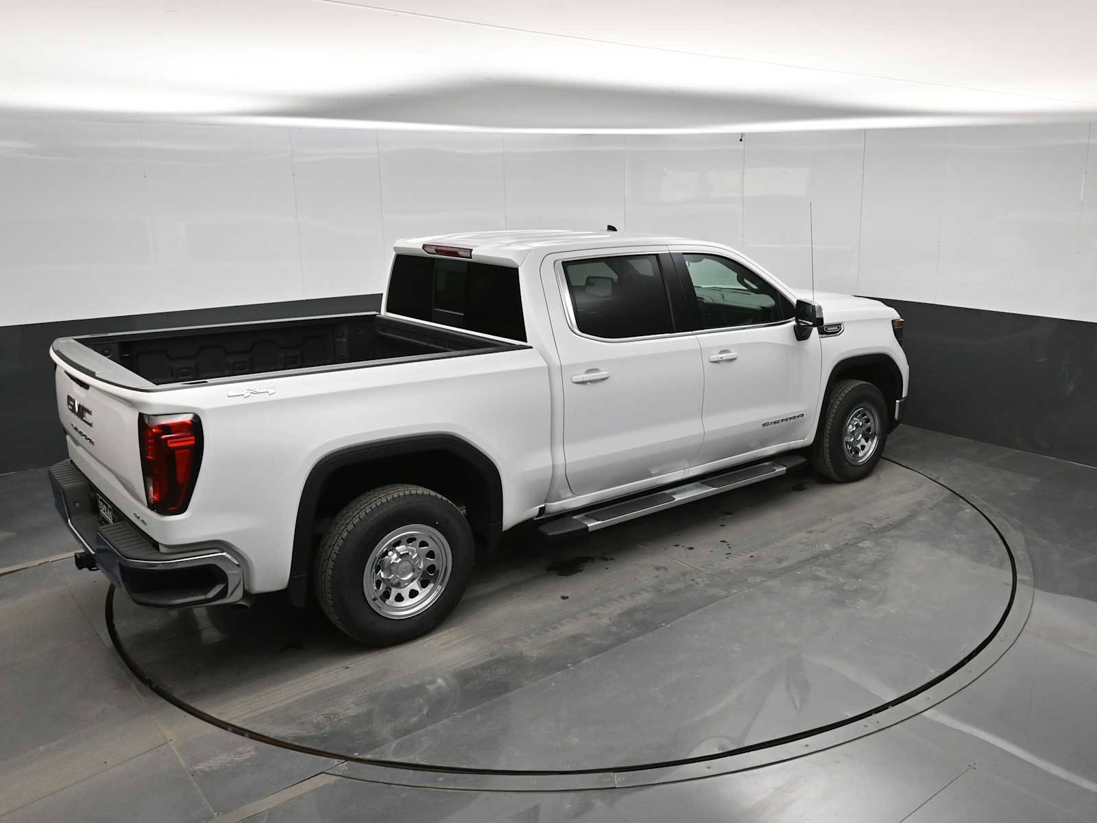 New 2026 GMC Sierra 1500 SLE w/ Preferred Package image 28