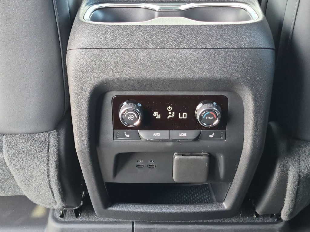 New 2027 Chevrolet Traverse RS w/ LPO, Floor Liner Package FWD image 20