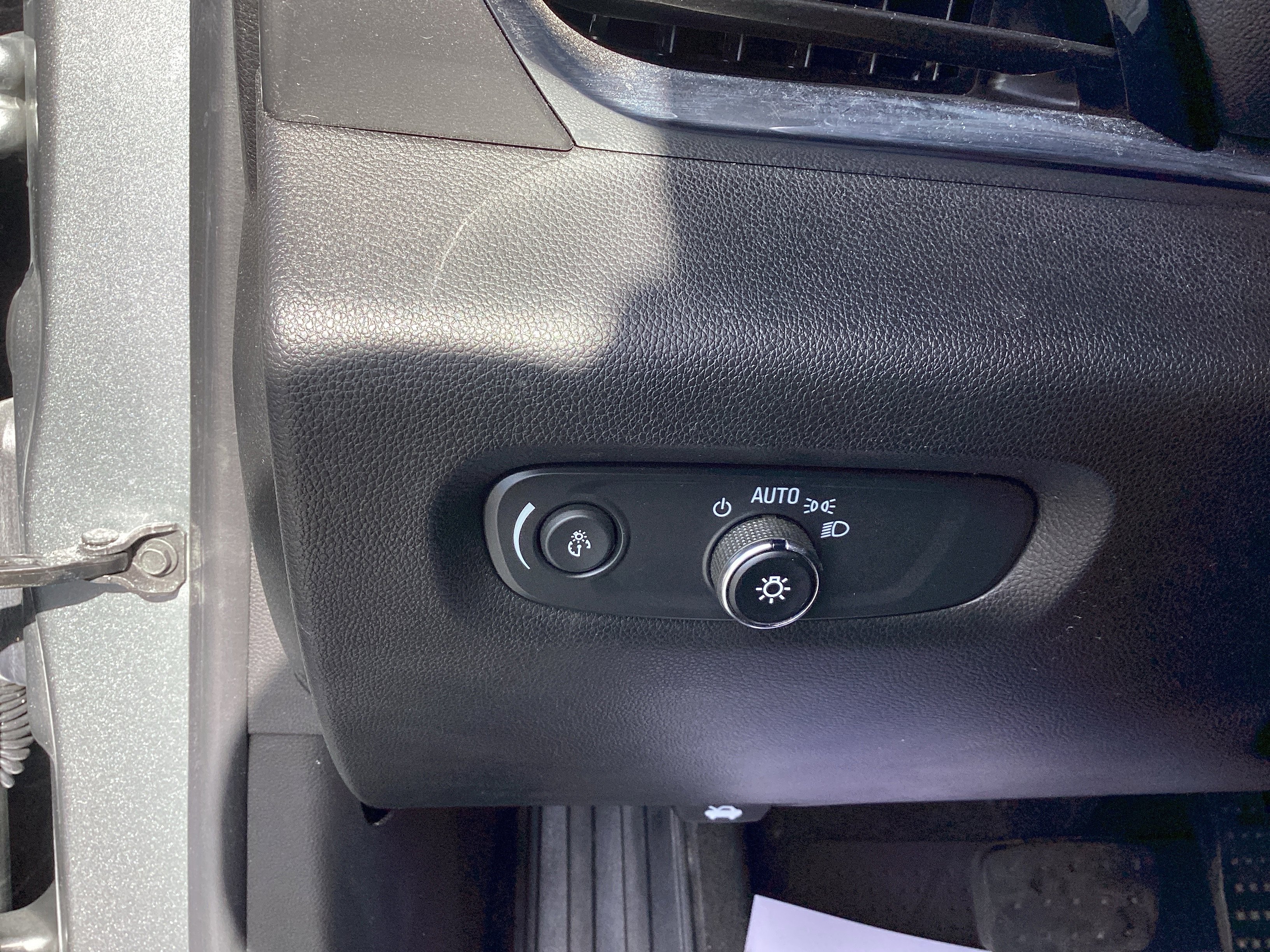 Used 2023 Chevrolet Traverse LT image 20