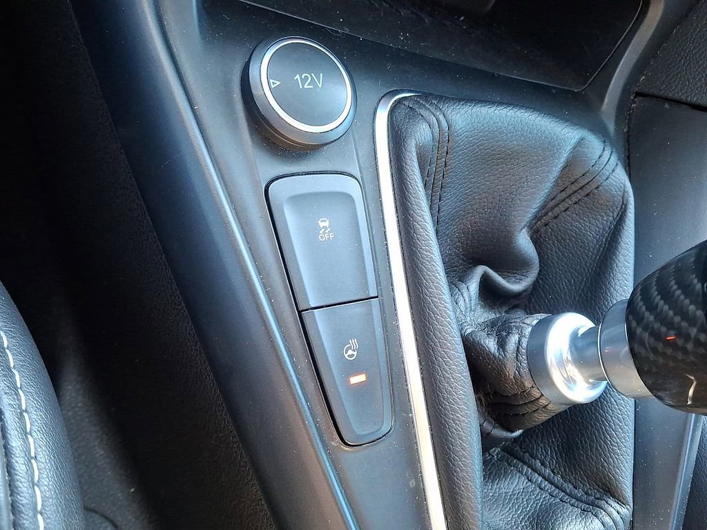 Used 2016 Ford Focus ST w/ Equipment Group 402A image 26