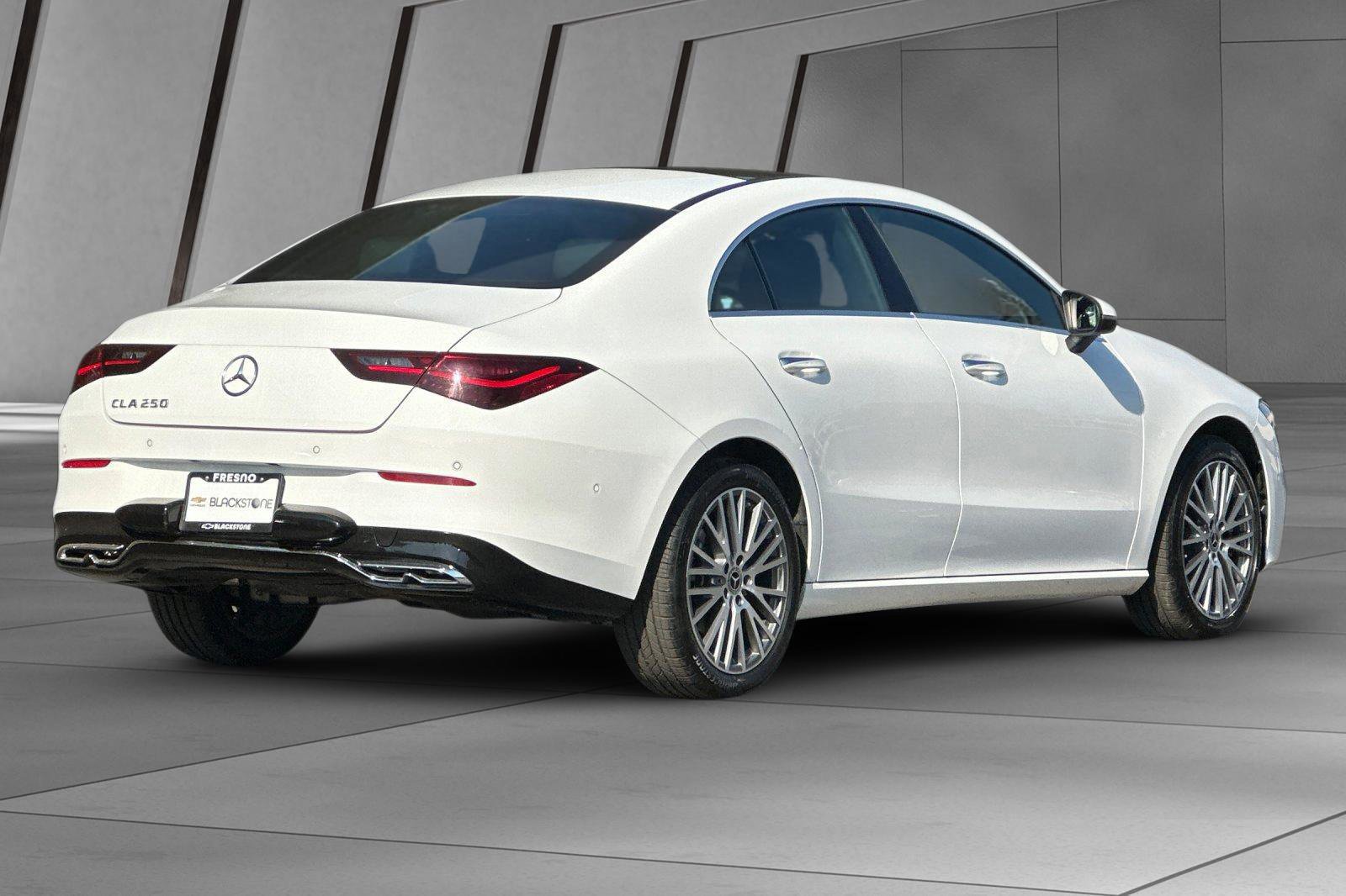 Used 2025 Mercedes-Benz CLA 250 image 4