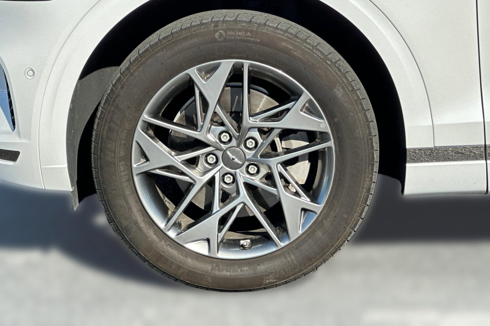 Used 2022 Genesis GV70 2.5T w/ Advanced Package image 11