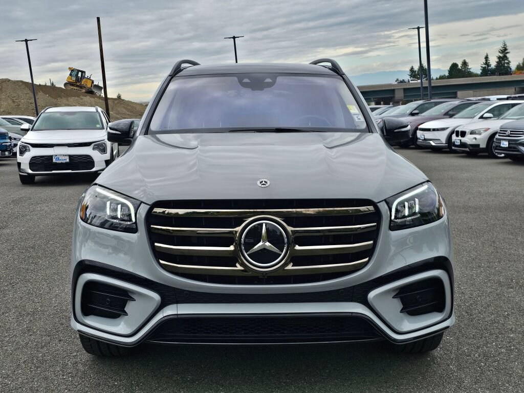 Used 2024 Mercedes-Benz GLS 580 4MATIC image 2