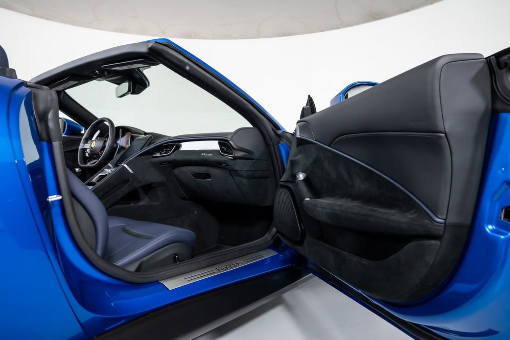 Used 2025 Ferrari Roma Spider RWD image 41