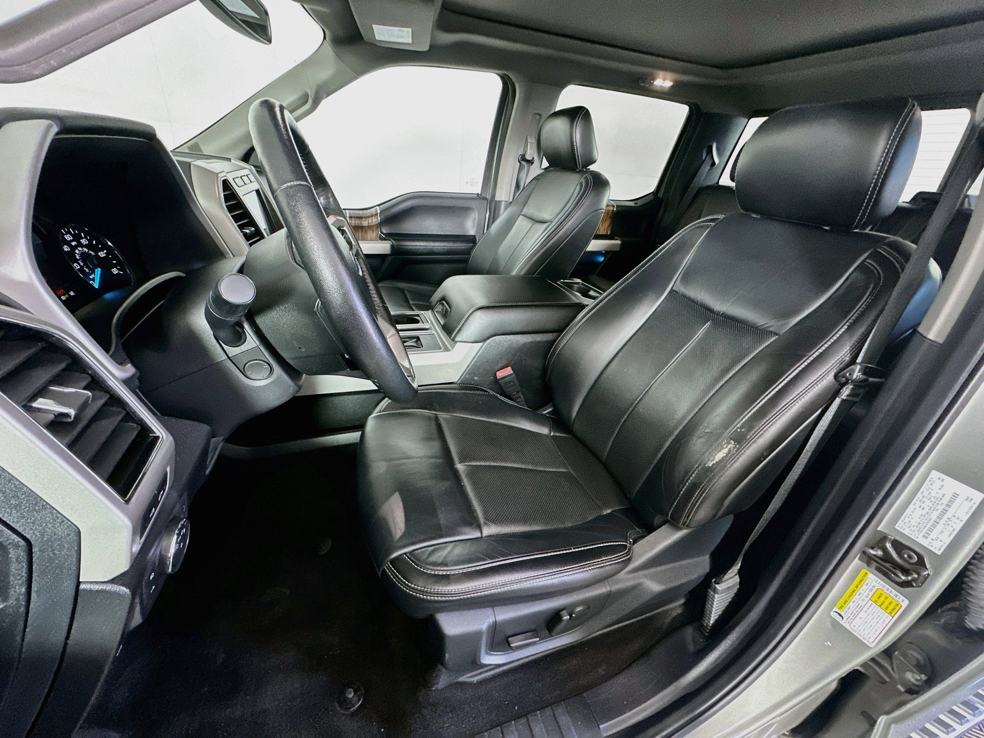 Used 2020 Ford F150 Lariat w/ Equipment Group 502A Luxury AWD/4WD image 13