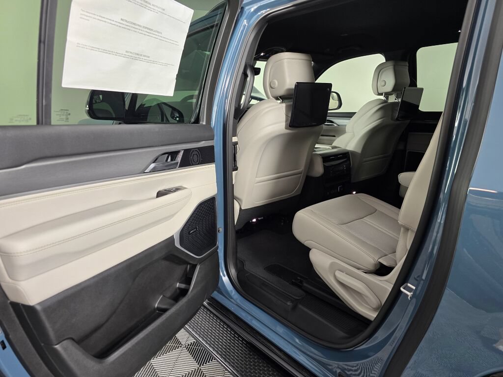 New 2026 Jeep Grand Wagoneer L Limited w/ Rear Seat Video Group I AWD/4WD image 31