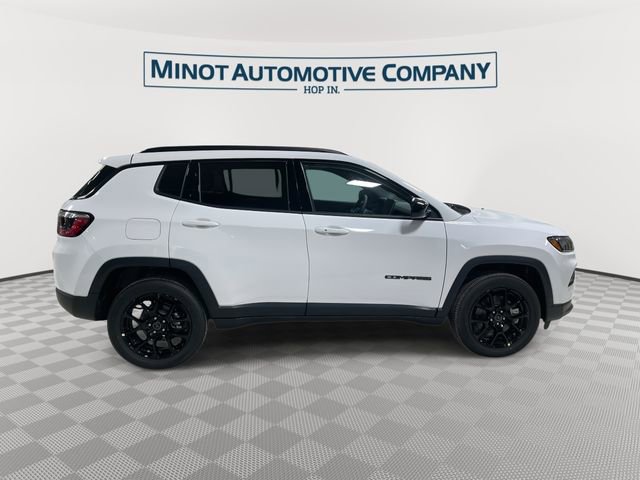 New 2026 Jeep Compass Latitude image 9