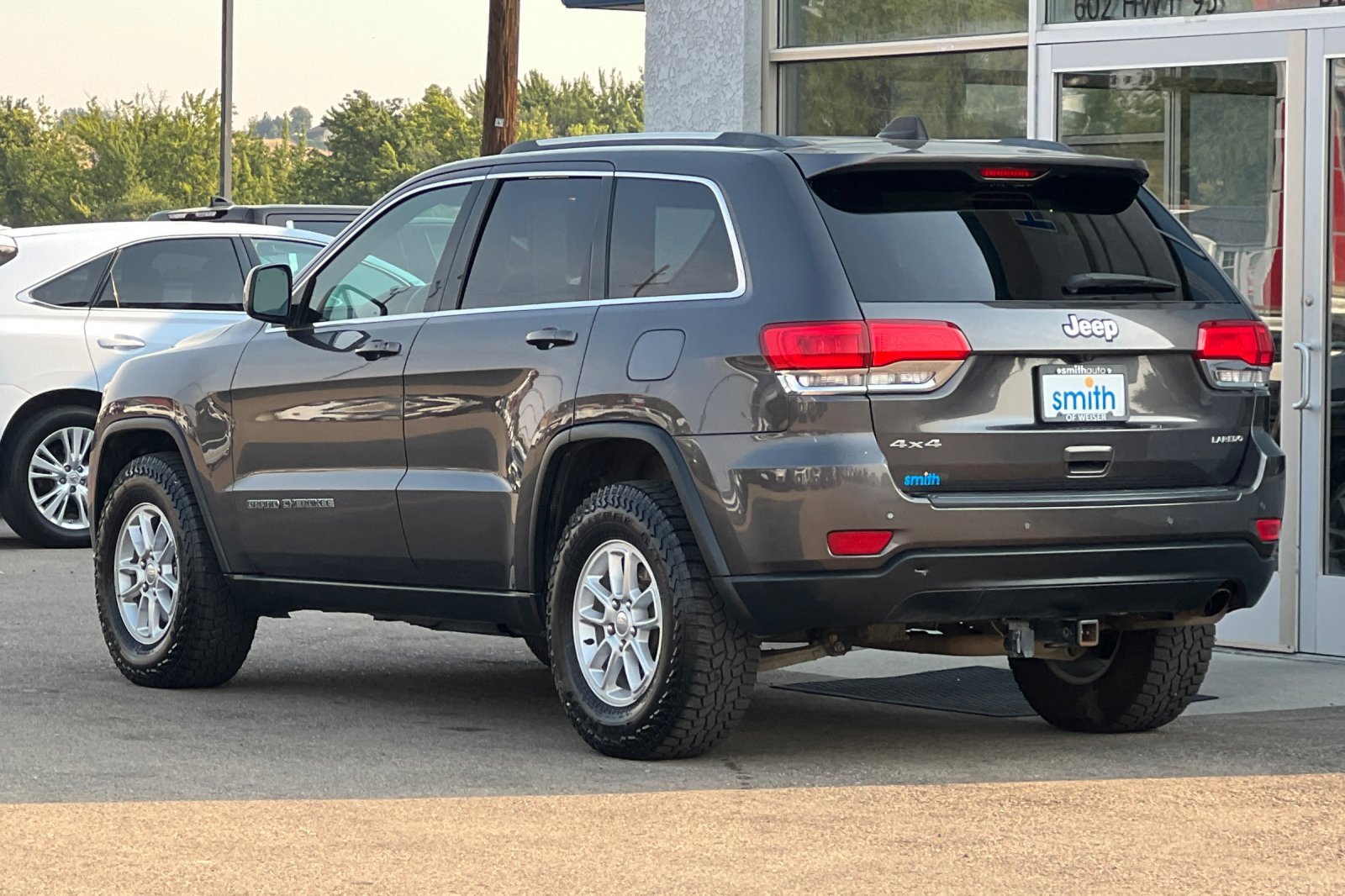Used 2019 Jeep Grand Cherokee Laredo image 6