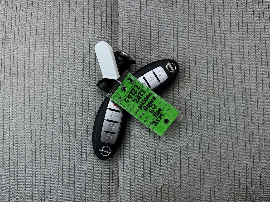 Used 2022 Nissan Rogue SV image 31